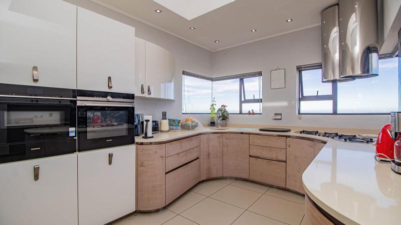 6 Bedroom Property for Sale in Dana Bay Western Cape